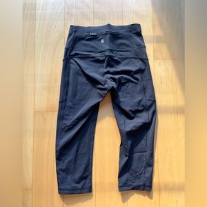 Lulu lemon 3/4 length black leggings